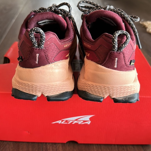 ALTRA Women's AL0A7R76 Olympus 5 Low GTX Trail Running Shoe - Picture 2 of 10